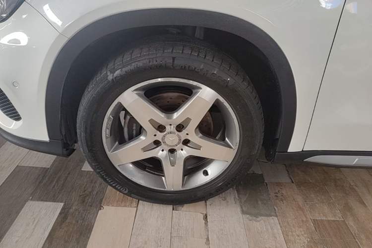 Used Mercedes-Benz GLA 2015 GLA 260 4MATIC Left Front Wheel Hub