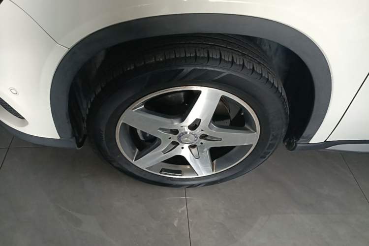 Used Mercedes-Benz GLA 2015 GLA 260 4MATIC Left Front Wheel Hub