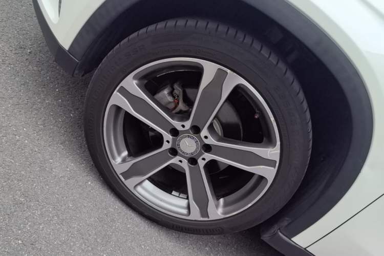 Used Mercedes-Benz GLA 2015 GLA 220 4MATIC Luxury Model Left Front Wheel Hub