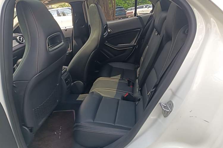 Used Mercedes-Benz GLA 2015 GLA 200 Sport Edition Left Rear Seat
