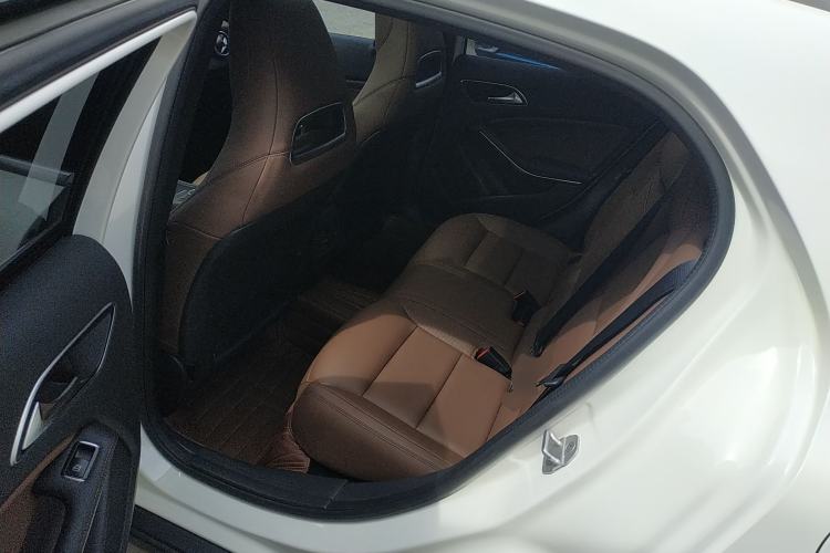 Used Mercedes-Benz GLA 2015 GLA 260 4MATIC Sport Edition Left Rear Seat