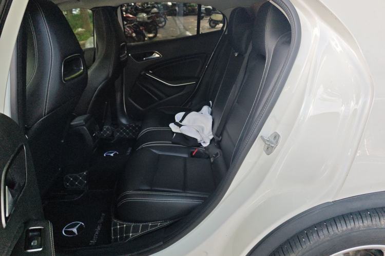 Used Mercedes-Benz GLA 2015 GLA 200 Sport Edition Left Rear Seat