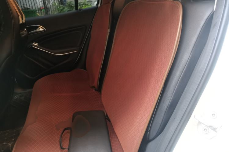 Used Mercedes-Benz GLA 2015 GLA 220 4MATIC Fashion Model Left Rear Seat