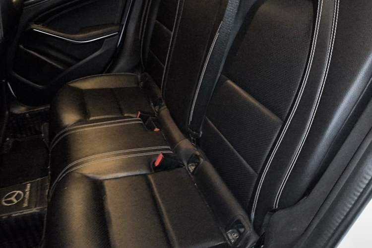 Used Mercedes-Benz GLA 2015 GLA 200 Fashion Model Left Rear Seat