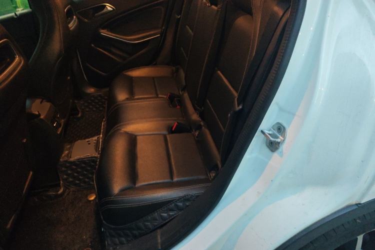 Used Mercedes-Benz GLA 2015 GLA 200 Fashion Model Left Rear Seat