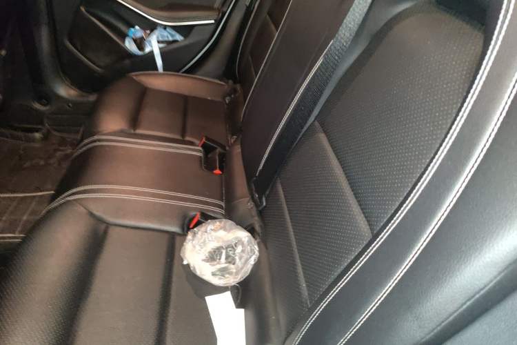 Used Mercedes-Benz GLA 2015 GLA 200 Fashion Model Left Rear Seat