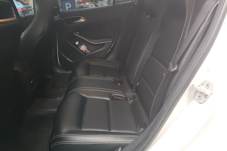 Used Mercedes-Benz GLA 2015 GLA 200 Fashion Model Left Rear Seat