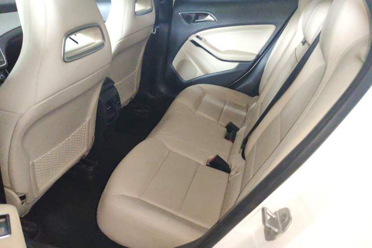 Used Mercedes-Benz GLA 2015 GLA 220 4MATIC Luxury Model Left Rear Seat
