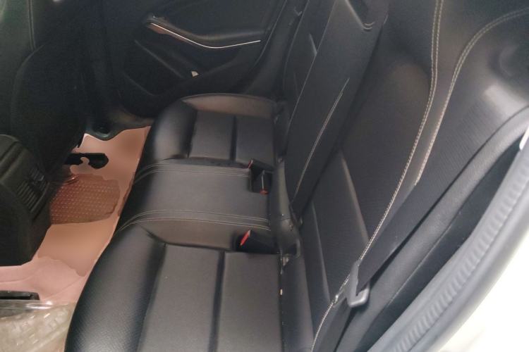Used Mercedes-Benz GLA 2015 GLA 200 Fashion Model Left Rear Seat