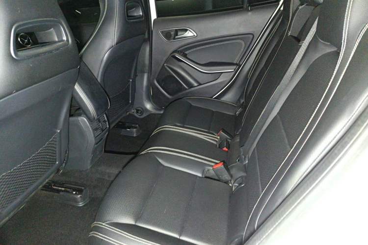 Used Mercedes-Benz GLA 2015 GLA 200 Fashion Model Left Rear Seat