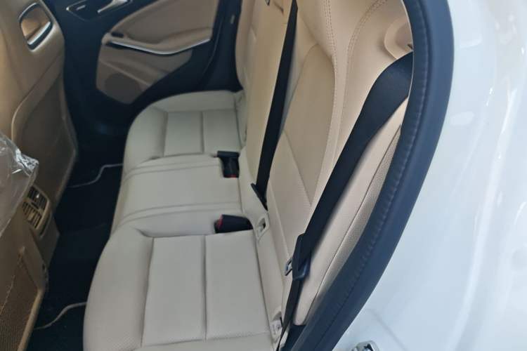 Used Mercedes-Benz GLA 2015 GLA 200 Sport Edition Left Rear Seat