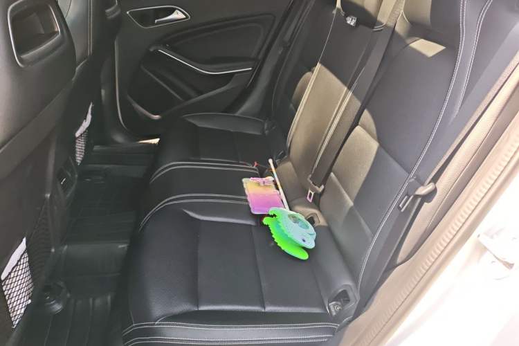 Used Mercedes-Benz GLA 2015 GLA 220 4MATIC Fashion Model Left Rear Seat