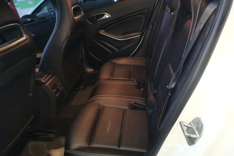 Used Mercedes-Benz GLA 2015 GLA 200 Fashion Model Left Rear Seat