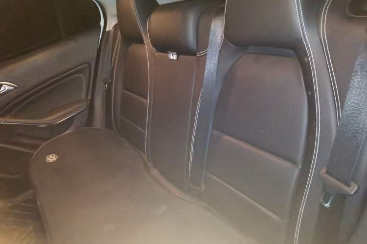 Used Mercedes-Benz GLA 2015 GLA 200 Fashion Model Left Rear Seat