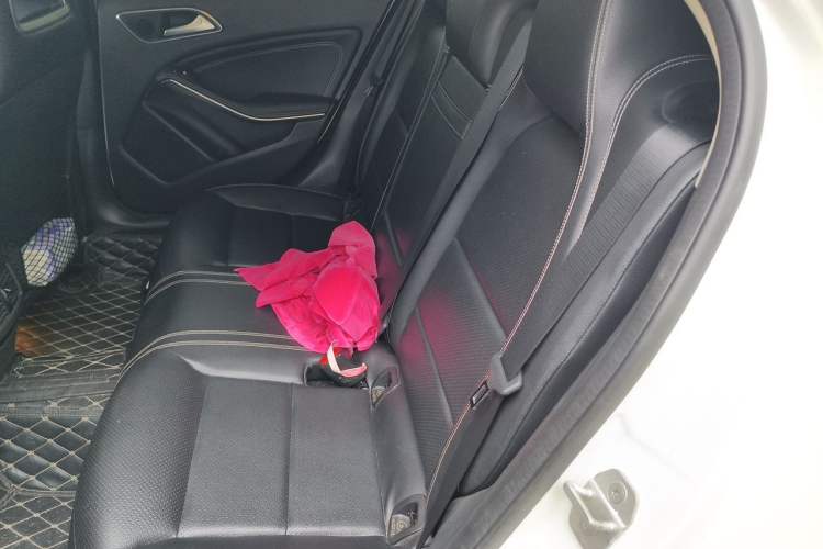 Used Mercedes-Benz GLA 2015 GLA 220 4MATIC Luxury Model Left Rear Seat