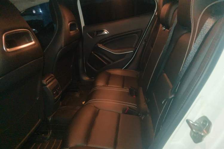 Used Mercedes-Benz GLA 2015 GLA 200 Sport Edition Left Rear Seat