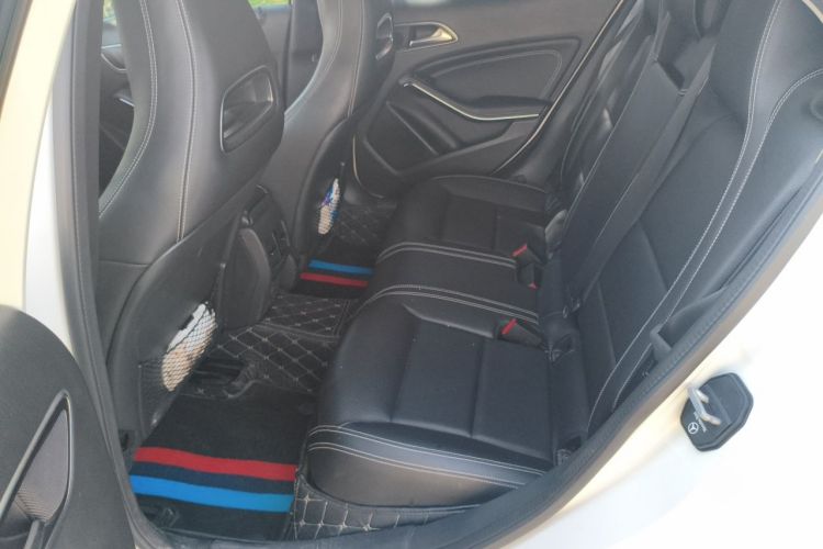Used Mercedes-Benz GLA 2015 GLA 200 Fashion Model Left Rear Seat