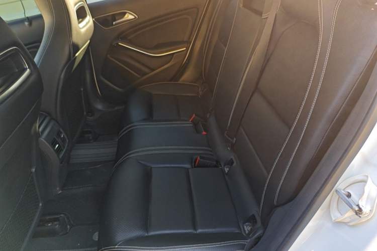 Used Mercedes-Benz GLA 2015 GLA 200 Fashion Model Left Rear Seat