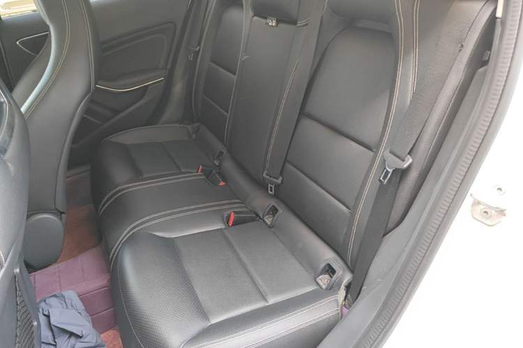 Used Mercedes-Benz GLA 2015 GLA 200 Sport Edition Left Rear Seat
