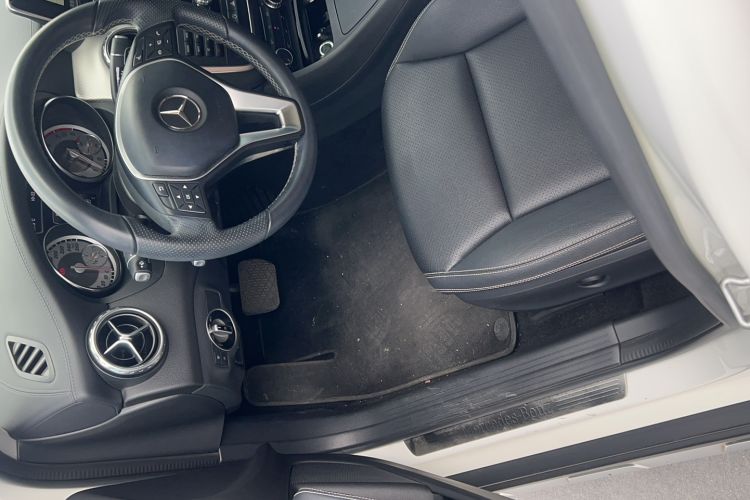 Used Mercedes-Benz GLA 2015 GLA 200 Fashion Model Left Rear Seat