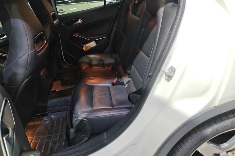 Used Mercedes-Benz GLA 2015 GLA 260 4MATIC Left Rear Seat