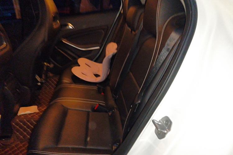 Used Mercedes-Benz GLA 2015 GLA 200 Fashion Model Left Rear Seat