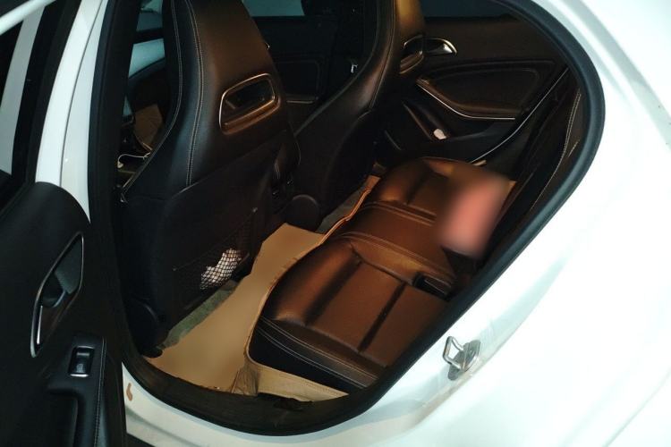 Used Mercedes-Benz GLA 2015 GLA 220 4MATIC Fashion Model Left Rear Seat