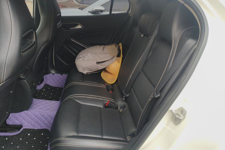 Used Mercedes-Benz GLA 2015 GLA 200 Fashion Model Left Rear Seat