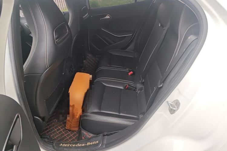 Used Mercedes-Benz GLA 2015 GLA 200 Fashion Model Left Rear Seat