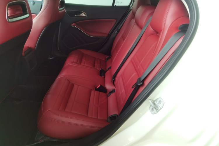 Used Mercedes-Benz GLA 2015 GLA 200 Left Rear Seat