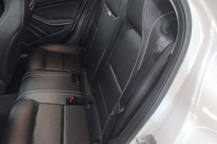Used Mercedes-Benz GLA 2015 GLA 200 Sport Edition Left Rear Seat