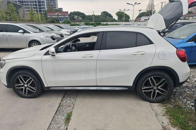 Used Mercedes-Benz GLA 2015 GLA 220 4MATIC Fashion Model Left Side