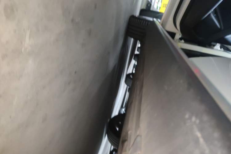 Used Mercedes-Benz GLA 2015 GLA 260 4MATIC Sport Edition Left Side Sill