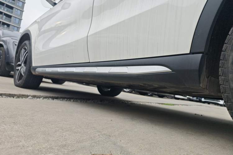 Used Mercedes-Benz GLA 2015 GLA 220 4MATIC Fashion Model Left Side Sill