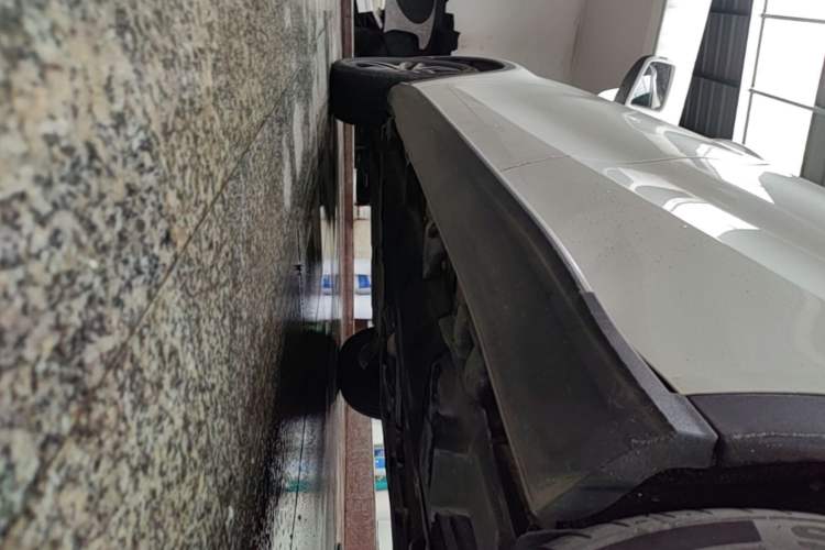 Used Mercedes-Benz GLA 2015 GLA 220 4MATIC Fashion Model Left Side Sill