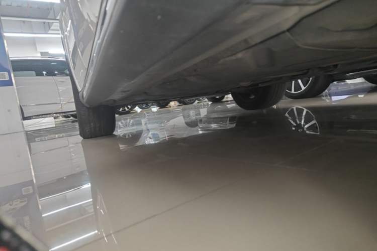 Used Mercedes-Benz GLA 2015 GLA 220 4MATIC Fashion Model Left Side Sill