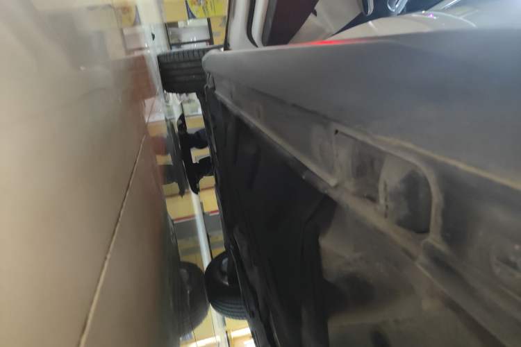 Used Mercedes-Benz GLA 2015 GLA 220 4MATIC Luxury Model Left Side Sill