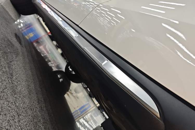 Used Mercedes-Benz GLA 2015 GLA 220 4MATIC Luxury Model Left Side Sill