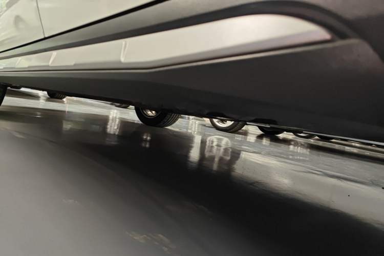 Used Mercedes-Benz GLA 2015 GLA 260 4MATIC Left Side Sill