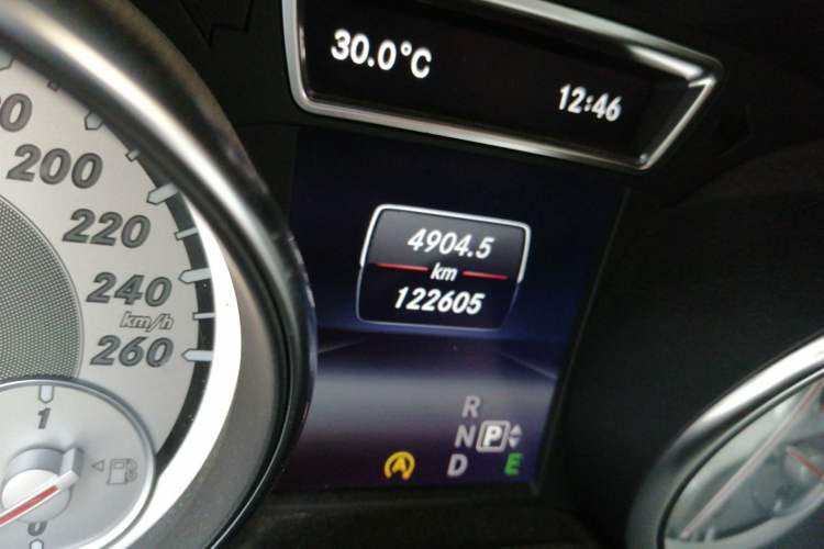 Used Mercedes-Benz GLA 2015 GLA 200 Fashion Model Odometer Close Up