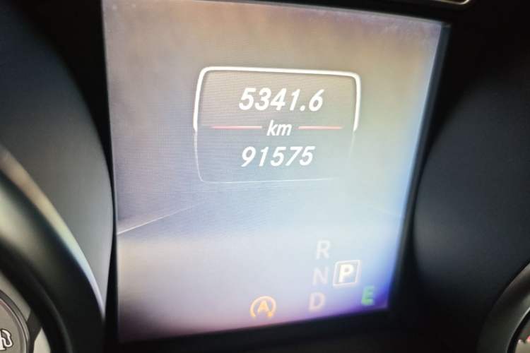 Used Mercedes-Benz GLA 2015 GLA 200 Sport Edition Odometer Close Up