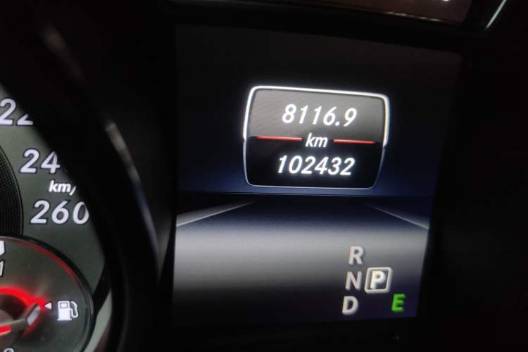 Used Mercedes-Benz GLA 2015 GLA 200 Odometer Close Up