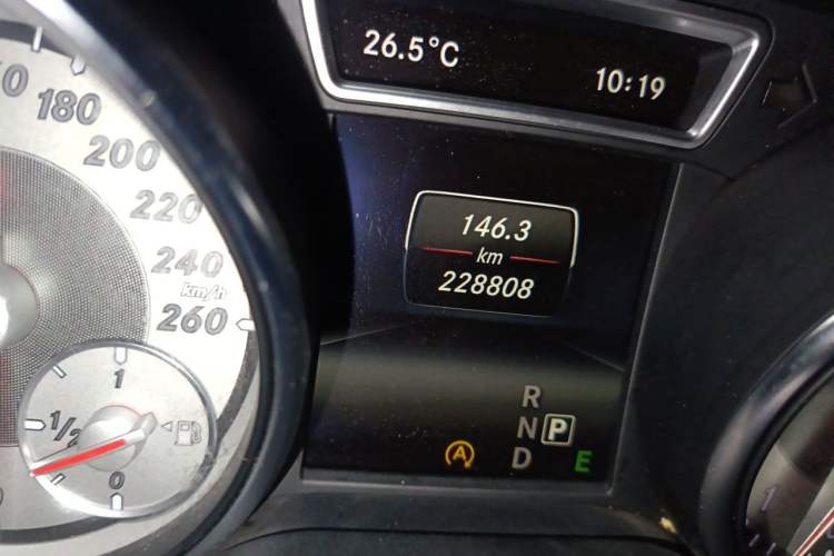 Used Mercedes-Benz GLA 2015 GLA 200 Fashion Model Odometer Close Up