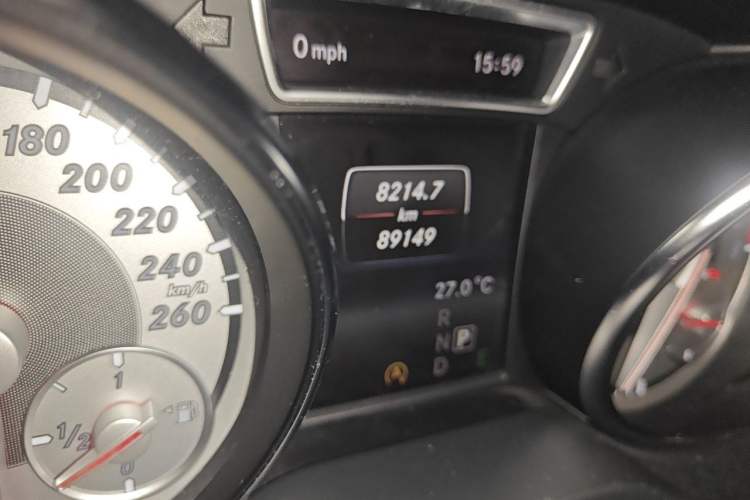 Used Mercedes-Benz GLA 2015 GLA 220 4MATIC Luxury Model Odometer Close Up