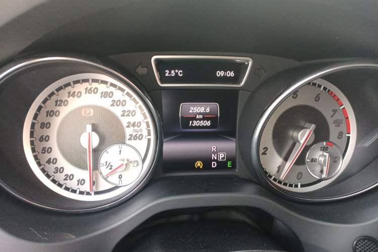 Used Mercedes-Benz GLA 2015 GLA 200 Sport Edition Odometer Close Up