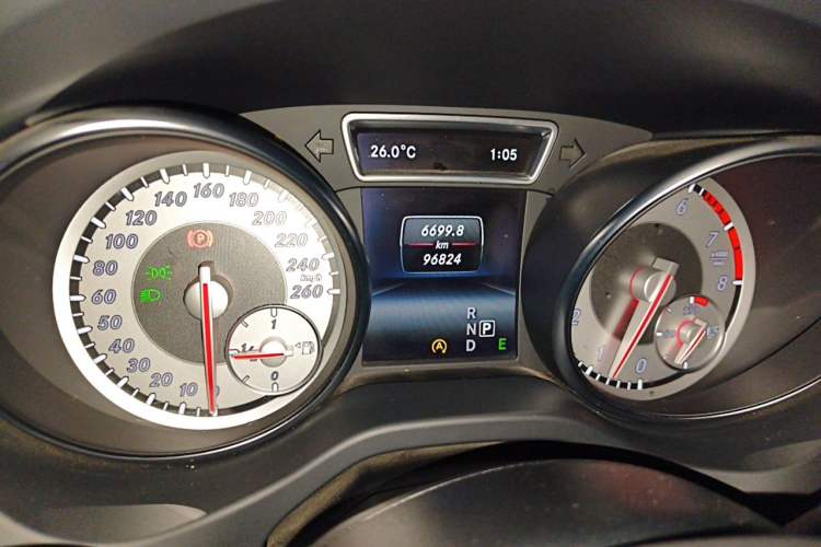 Used Mercedes-Benz GLA 2015 GLA 200 Fashion Model Odometer Close Up