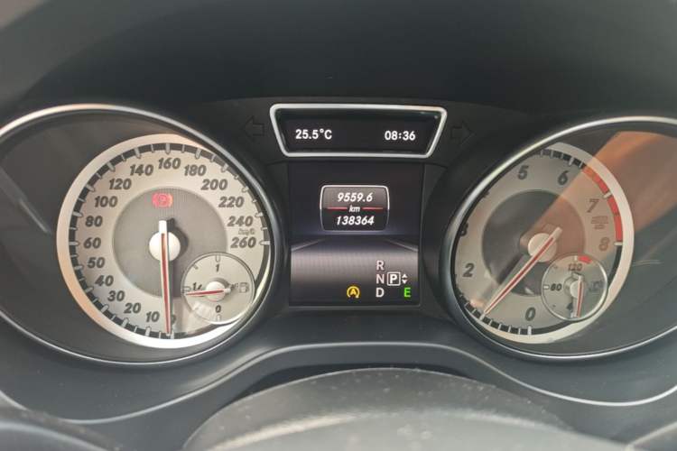 Used Mercedes-Benz GLA 2015 GLA 200 Fashion Model Odometer Close Up