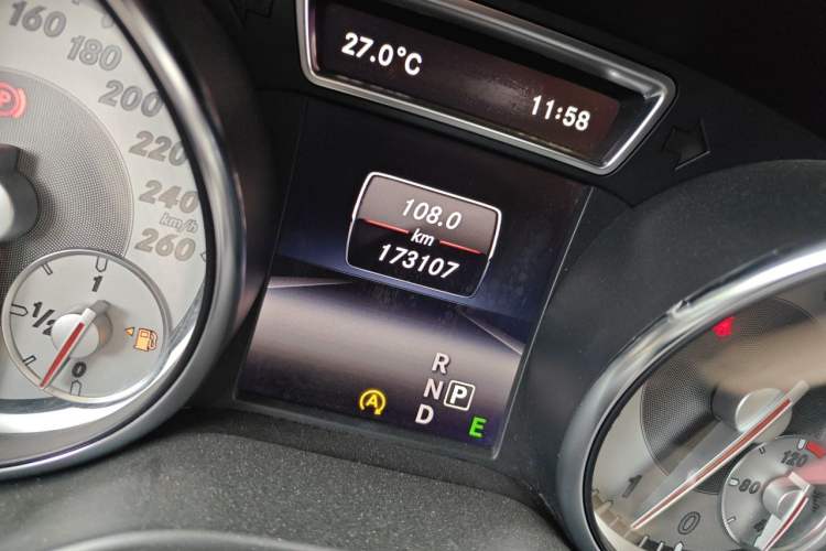 Used Mercedes-Benz GLA 2015 GLA 220 4MATIC Luxury Model Odometer Close Up