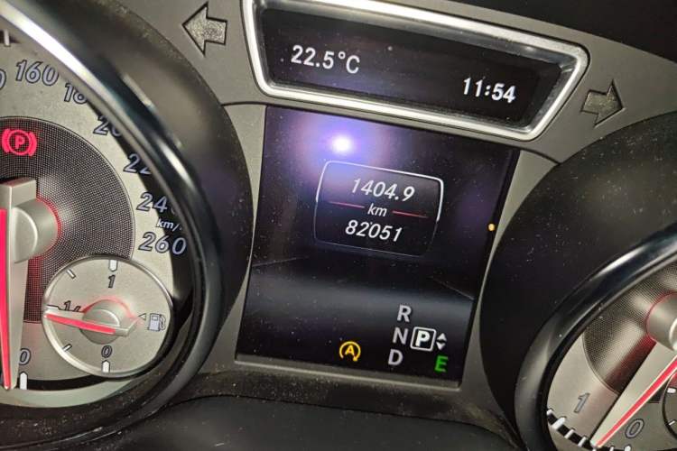 Used Mercedes-Benz GLA 2015 GLA 200 Sport Edition Odometer Close Up