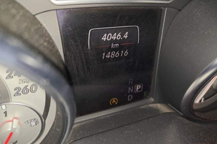 Used Mercedes-Benz GLA 2015 GLA 220 4MATIC Luxury Model Odometer Close Up